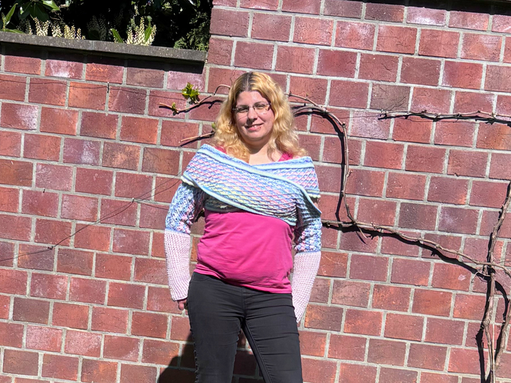 Crochet Pattern Shrug Scarf „Sugarwaves“