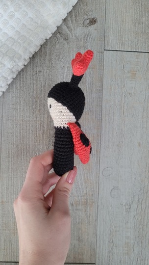 Marienkäfer Rassel Häkelanleitung – süßer Amigurumi Käfer mit Herzen