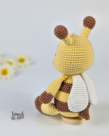Summy the Bee Crochet Pattern English
