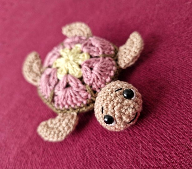 PDF Häkelanleitung Amigurumi African Flower Schildkröte Florentina