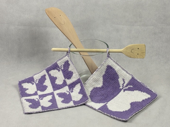 “Butterfly Chef” Pot Holders – A Double-Sided Knitting Pattern
