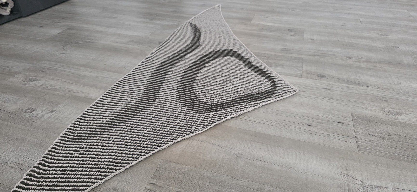 Taurus, Shadows KNitting, Illusion Knitting, Motif Shawl