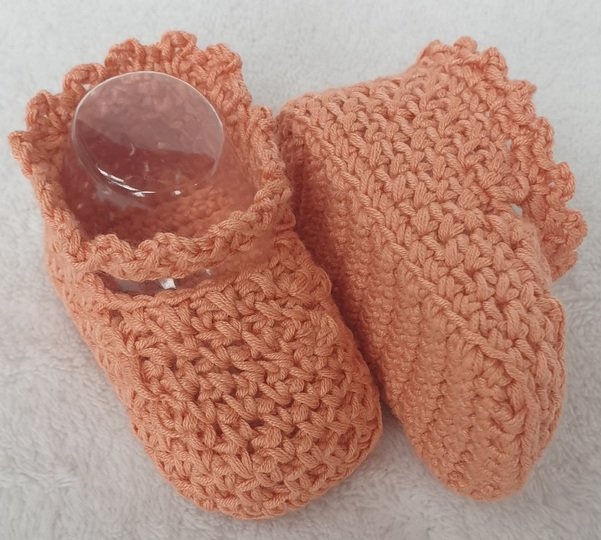 Häkelanleitung für Struktur-Baby-Puschen Molly