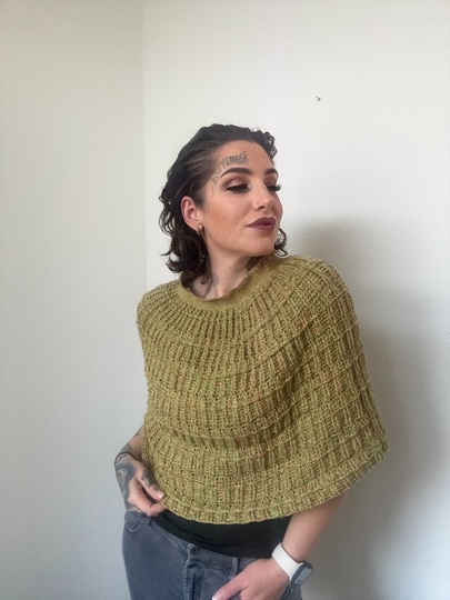 Häkelanleitung Schulterschmeichler "FRÜHLINGSERWACHEN"