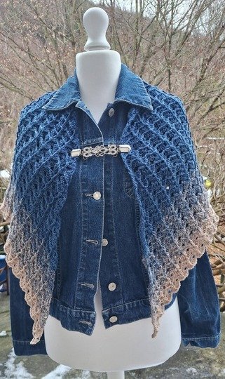Mareo & Marea — 2-in-1 Triangular Shawl Crochet Pattern
