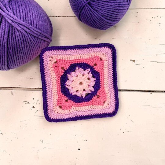 Boho Floral Granny Square Pattern (Video Tutorial)