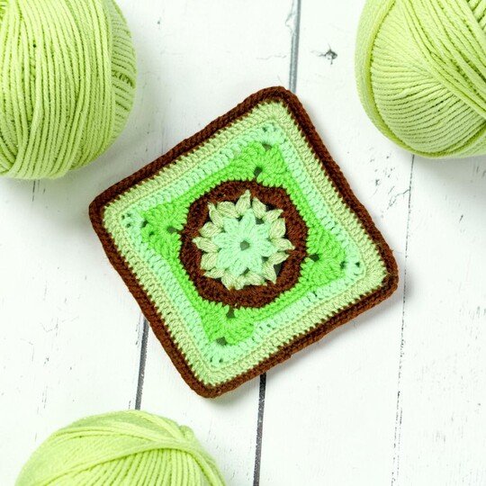 Boho Floral Granny Square Pattern (Video Tutorial)