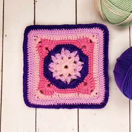 Boho Floral Granny Square Pattern (Video Tutorial)