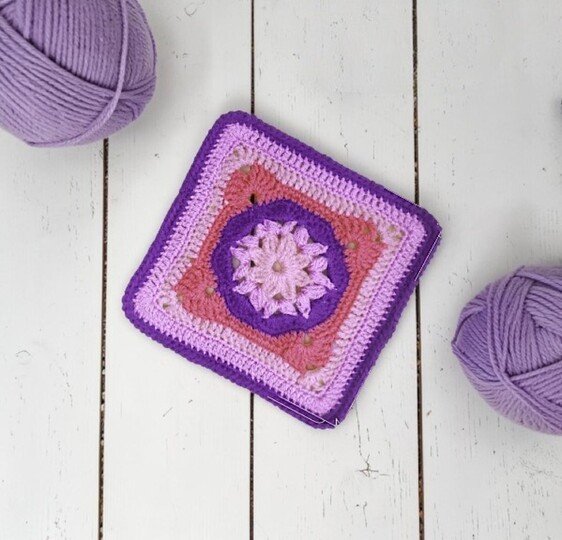Boho Floral Granny Square Pattern (Video Tutorial)