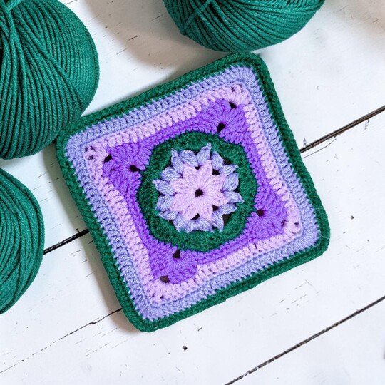 Boho Floral Granny Square Pattern (Video Tutorial)