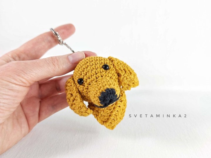 Golden Retriever Crochet Keychain Pattern – Amigurumi Dog Head Charm