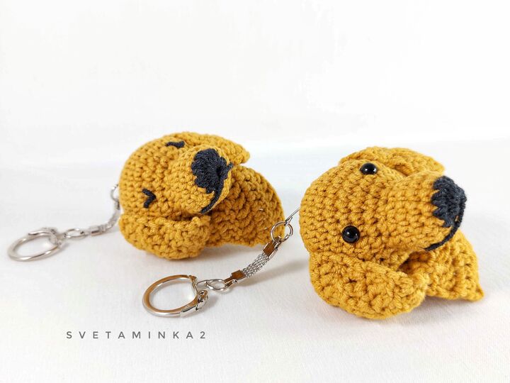 Golden Retriever Crochet Keychain Pattern – Amigurumi Dog Head Charm