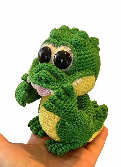 Crochet pattern for Marli, the cheeky baby crocodile