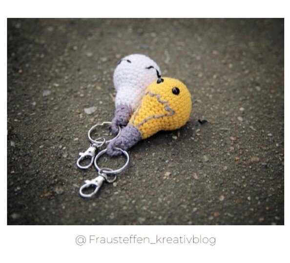 Häkelanleitung: Glühbirnen-Schlüsselanhänger