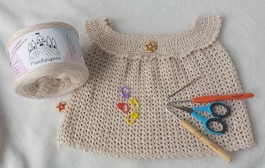 Häkelanleitung: Baby-Sommertop Nicky „V-Stitch Breeze“ – Nahtlos & leicht