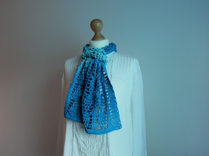 Kostenlose Anleitung für einen Häkelschal im Ananasmuster