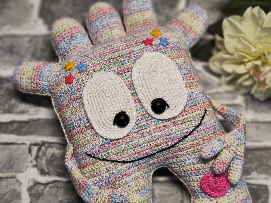 Häkelanleitung "Schmuse-Monsterle" (Dekokissen/Spieluhr)