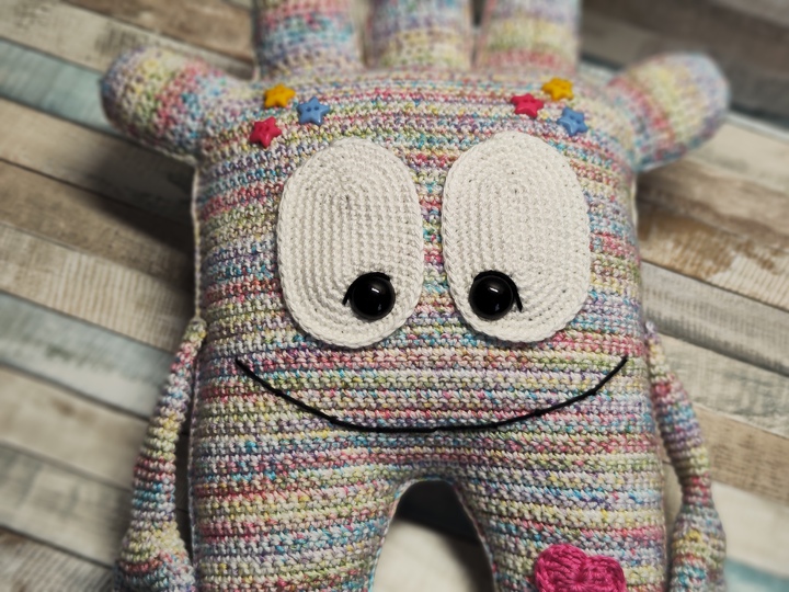 Häkelanleitung "Schmuse-Monsterle" (Dekokissen/Spieluhr)