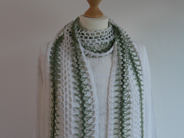 Kostenlose Anleitung für einen luftig frischen Laceschal, gabelgehäkelt