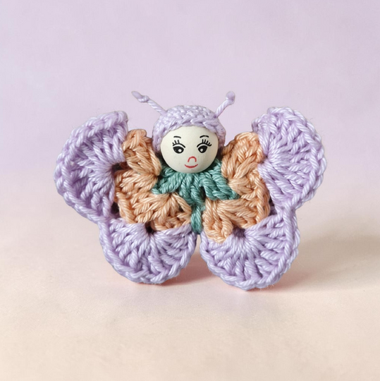 PDF Häkelanleitung Schlüsselanhänger/Taschenbaumler Schmetterling Fritzi