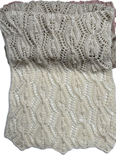 STOLA GERLINDE … MIT BLATTMUSTER GESTRICKT