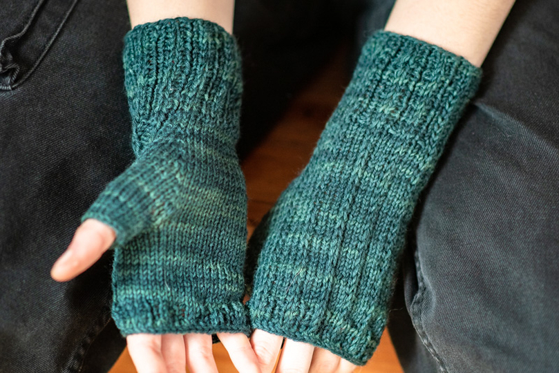 ONELINER fingerless mittens knitting pattern