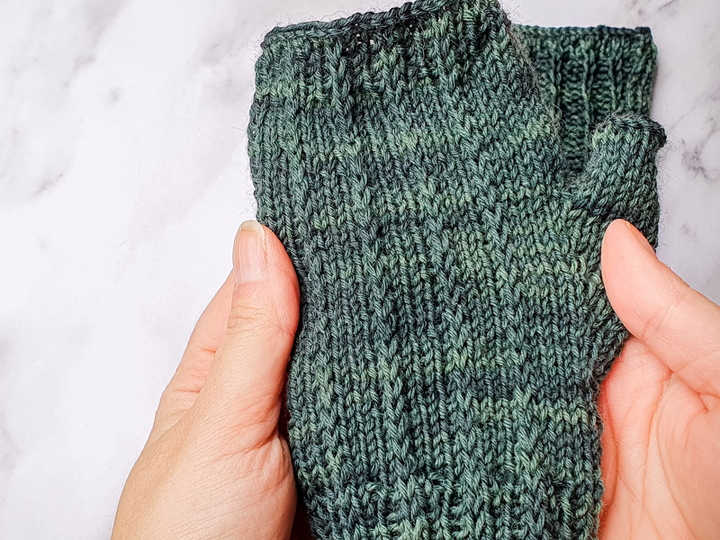 ONELINER fingerless mittens knitting pattern