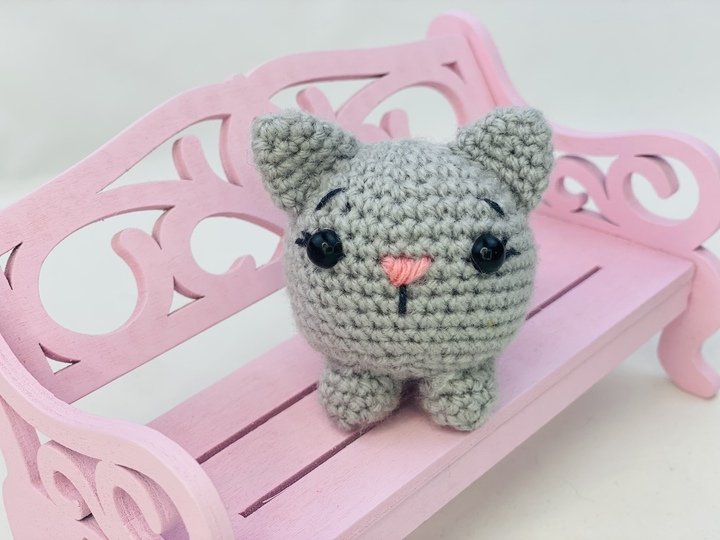 7cm Tiny Kitten Crochet Pattern , Stress Reliever & Bag