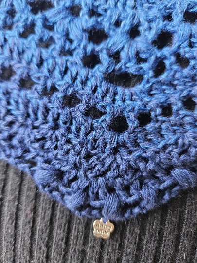 Häkelanleitung für das flache Dreieckstuch Saya No 1