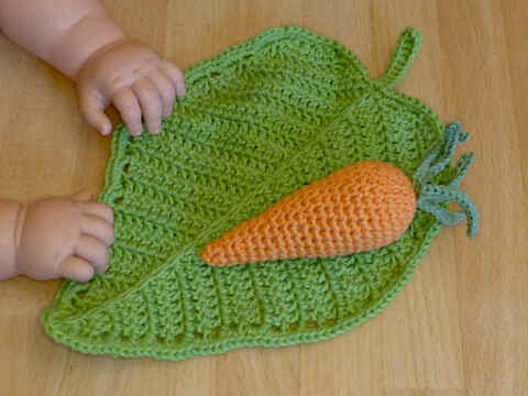 Häkelanleitung Schmusetuch Blatt und Babyrassel Karotte