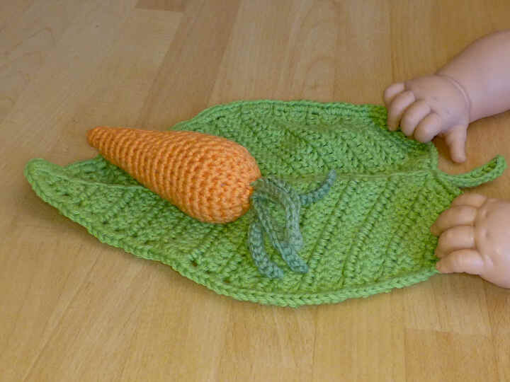 Häkelanleitung Schmusetuch Blatt und Babyrassel Karotte