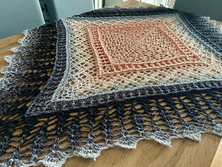 Crochet Pattern Tablecloth "Eudora" - Pattern in 3 Sizes