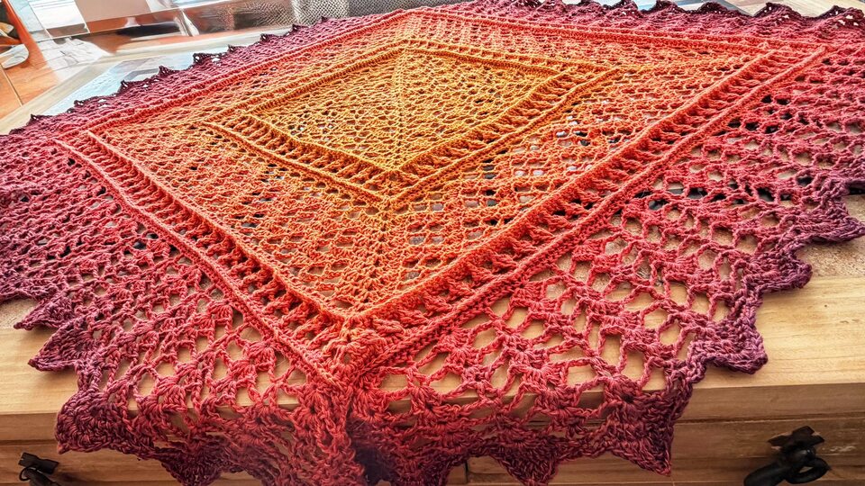 Crochet Pattern Tablecloth "Eudora" - Pattern in 3 Sizes