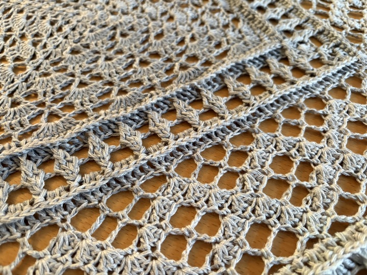 Crochet Pattern Tablecloth "Eudora" - Pattern in 3 Sizes