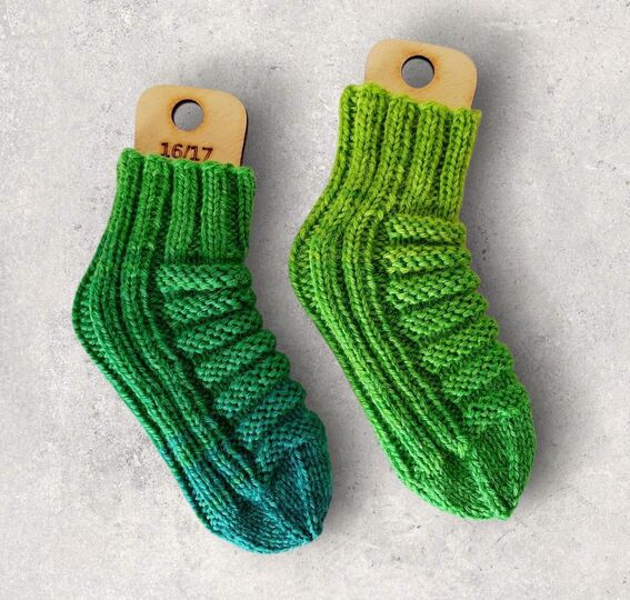 Strickanleitung Baby-Socken Würmli ohne Ferse in 4 Größen     #377