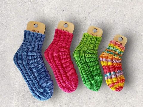 Strickanleitung Baby-Socken Würmli ohne Ferse in 4 Größen     #377