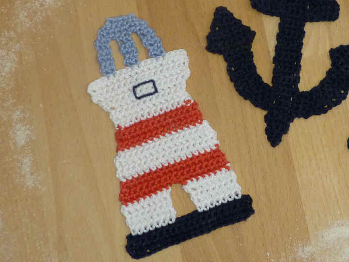 Häkelanleitung für eine maritime Leuchtturm-Applikation, Aufnäher