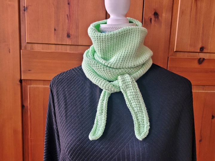 Frühlingstuch Mintha, tunesisch gehäkelt