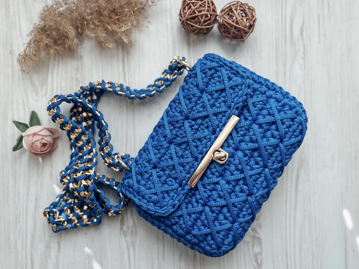 Crochet pattern women mini handbag PDF and video tutorial