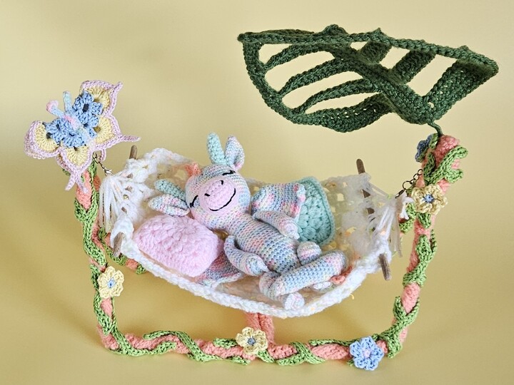 Drachenbaby Dreamy Häkelanleitung mit Hängematte & Blumen