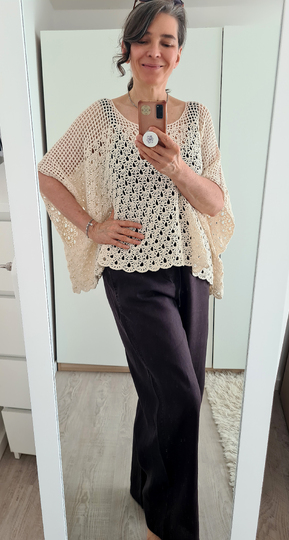 Poncho-Shirt „Fabienne“ – luftiges Häkeltop mit Tunika-Charakter