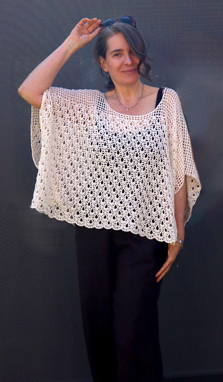 Poncho-Shirt „Fabienne“ – luftiges Häkeltop mit Tunika-Charakter