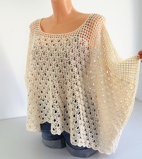 Poncho-Shirt „Fabienne“ – luftiges Häkeltop mit Tunika-Charakter