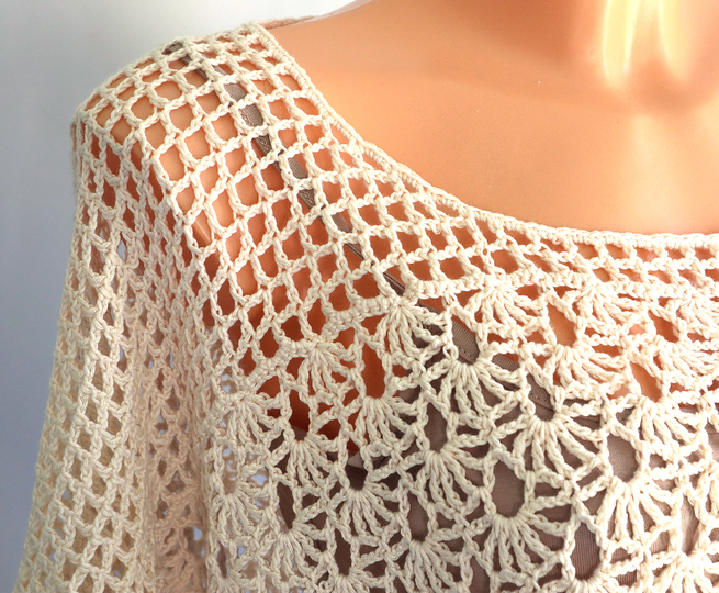 Poncho-Shirt „Fabienne“ – luftiges Häkeltop mit Tunika-Charakter