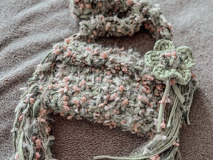 Crochet pattern fluffy bloom handbag t-shirt yarn PDF and video