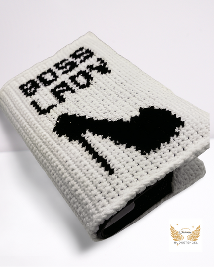 Häkelanleitung A6-Binder Hülle „Boss Lady" – Farbwechsel-Muster mit Schrift