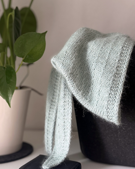 Laale — Strickanleitung für ein schmales Dreieckstuch