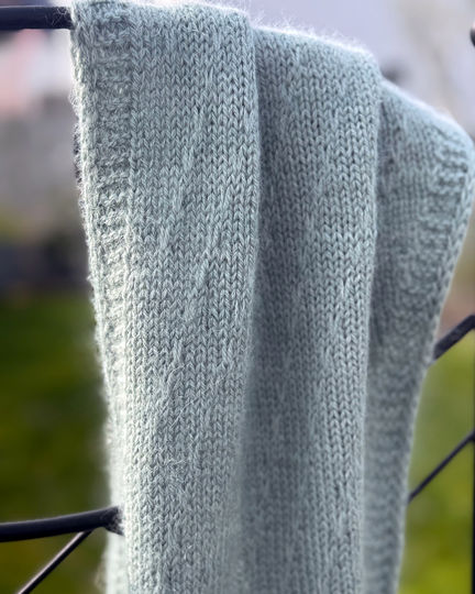 Laale — Strickanleitung für ein schmales Dreieckstuch