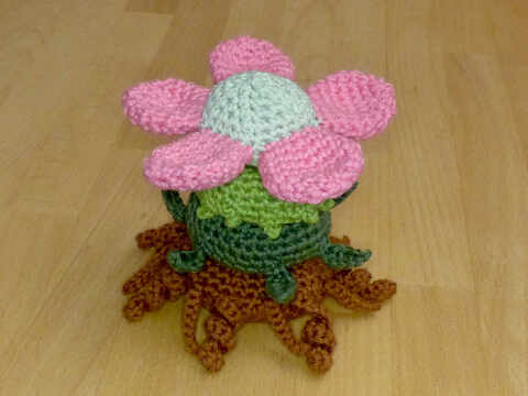 Häkelanleitung für ein Steckspiel Blume, Motorikspielzeug für Kinder