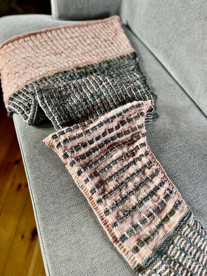 Litlg Moon shawl pattern video & PDF by Woolpedia